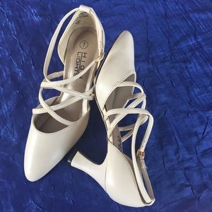 NWOT High Lights strapy Heels size 7